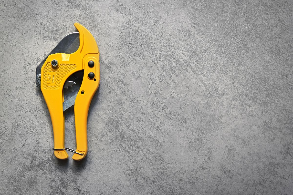 How Do PVC Cutters Work? EZYGRIND